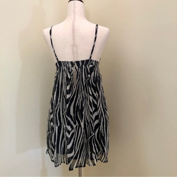 H&M. Spaghetti strap mini dress. Black and White. Zebra pattern. Size 6 - Picture 4 of 10